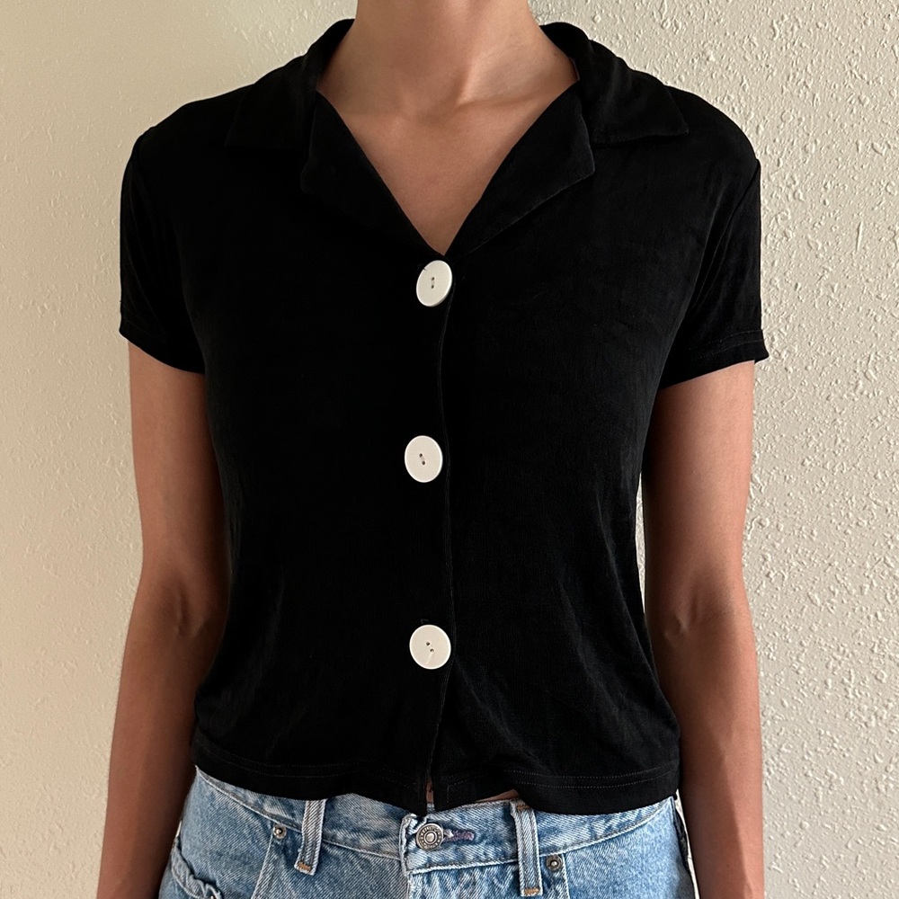 VINTAGE BUTTON UP TOP - Picture 2 of 10